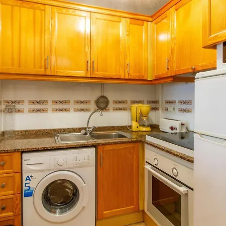 1 Bedroom Cozy In טורבייחה